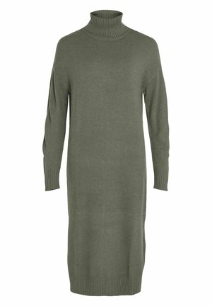 Rochie tricotată cu guler înalt, de culoare verde măslin, având mâneci lungi și mansete cu dungi, cu o formă dreaptă și un design până la genunchi.
