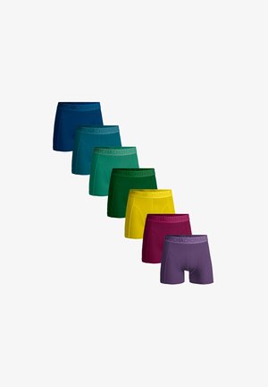 Set aus sieben Boxershorts in verschiedenen Farben: dunkelblau, teal, grün, gelb und lila. Weiches Material mit einem elastischen Bund mit Markenlogo.
