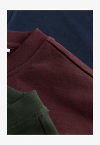 Ikke valgt, navy blue green burgundy red