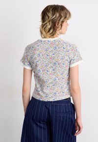 Thumbnail Image 4