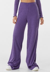 Bershka Tygbyxor - mauve