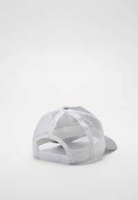 Grau Baseballcap mit Mesh-Rücken, verstellbarem Riemen und gewölbtem Schild. Verfügt über ein festes Vorderteil und belüftete Seiten für Komfort.