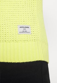 Jack & Jones JCODALTON CREW NECK - Camisola - celandine