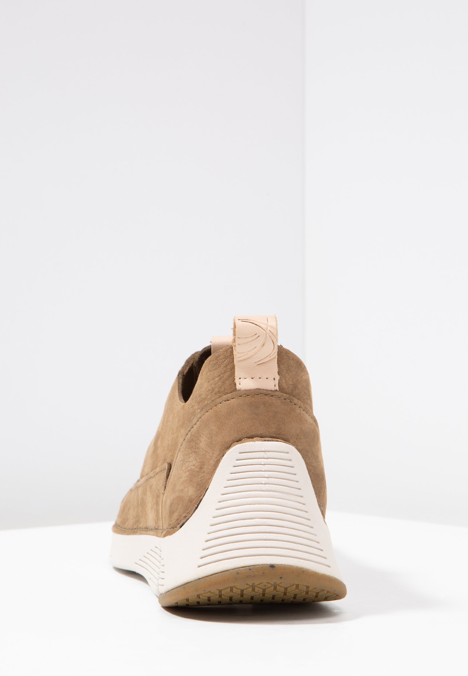 clarks tri spark khaki
