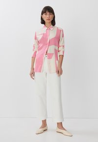 someday. CHENILA BRIGHT - Jean droit - off white