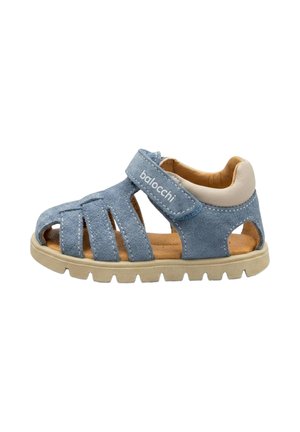 Sandalo da bambino in camoscio blu con tallone imbottito beige, cinturino in velcro regolabile con etichetta "balocchi" e suola in gomma beige con scanalature.