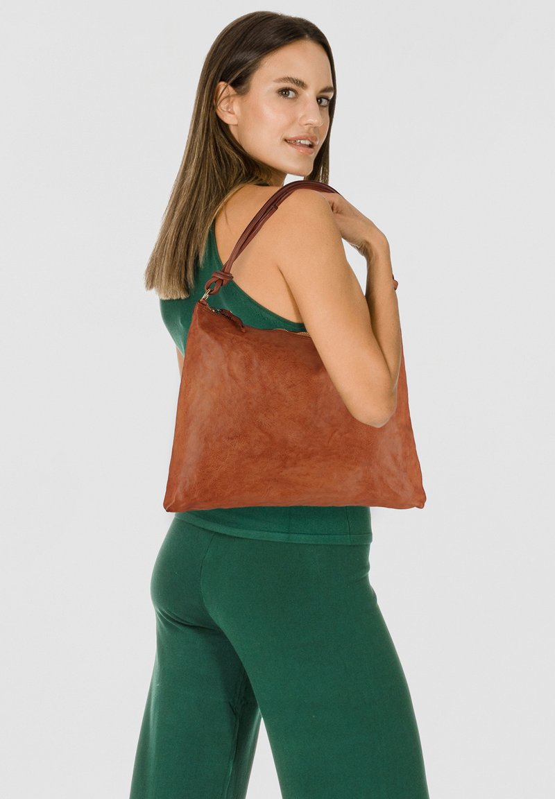 Campomaggi - EBANO SCHULTER - Sac à main - cognac, Agrandir