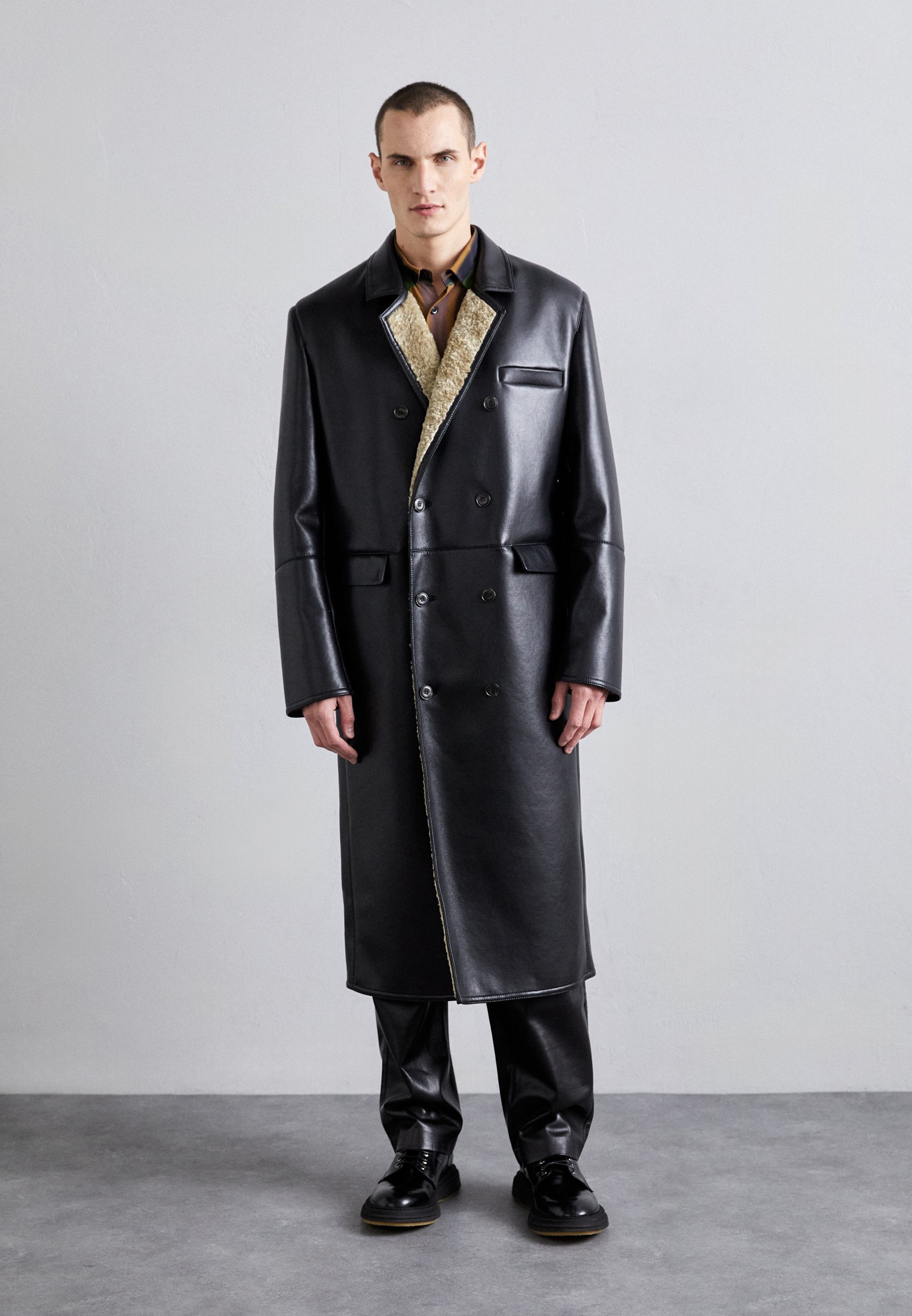 Nanushka SVERRE - Winter coat - cornstalk/black/black Nanushka SVERRE - Winter coat - cornstalk/black/black