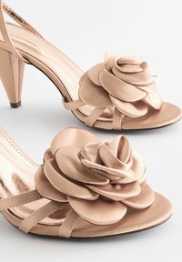 Next FOREVER COMFORT FLOWER - REGULAR FIT - Sandale - nude