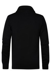 Schwarzer Strick-Polo-Pullover mit umgeschlagenem Kragen, langen Ärmeln und gerippten Bündchen. Glatte Textur, schlichtes Design und keine sichtbaren Logos oder Muster.