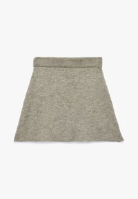 Strik grå uldblandings A-linje nederdel med en bred ribbet talje, lagt fladt på en hvid baggrund.