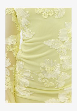 LOAVIES, WRAPPED IN MAGIC - Cocktailjurk - structured yellow light