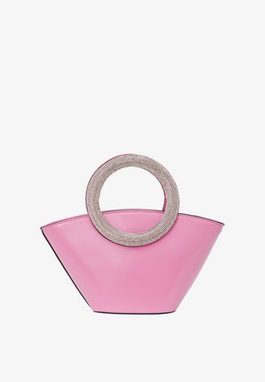 Różowa skórzana torba typu tote z szerokim, zaokrąglonym dnem i skrzącym się, okrągłym uchwytem. Gładka tekstura, minimalistyczny design z czarnymi akcentami.