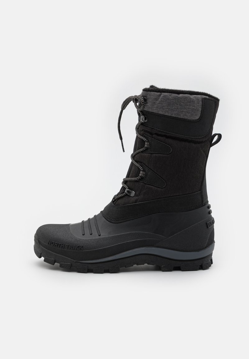 Schwarze wasserdichte Stiefel mit strukturiertem Obermaterial, Gummisohle, Schnürdesign und gepolstertem Kragen. Mit Logo und Rillen für bessere Traktion ausgestattet.