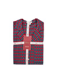 Conjunto de pijama a cuadros rojos y verdes con un diseño de cuello, envuelto con una cinta blanca que presenta una etiqueta que indica la talla y la marca.