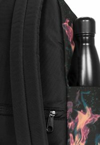 Eastpak DAY PAK'R - Mochila - flame orange