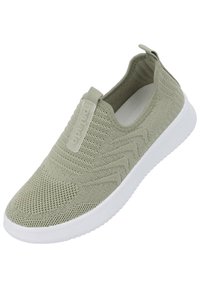 Sneaker slip-on verde chiaro realizzato in tessuto a maglia con un motivo testurizzato, dotato di una suola in gomma bianca e di un tirante per facilitarne l'indossamento.