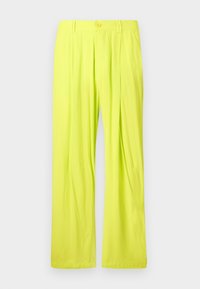 Letvægtsbukser med vide ben i lys neon gul. Har en enkelt knaplukning og frontfolder. Glat tekstur uden synlige mønstre.