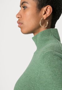 Samsøe Samsøe AMARISTA T NECK DRESS  - Vestido de malha - dark ivy