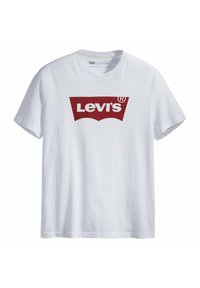 Camiseta blanca de manga corta con el logo rojo de Levi's centrado en el pecho, que cuenta con un cuello redondo y un ajuste estándar.