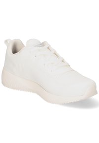 Scarpa sportiva bianca con tomaia in tessuto testurizzato, punta tonda e una suola spessa e scanalata. Presenta lacci piatti ed elementi di design minimalisti.