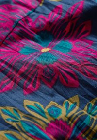 Nevybráno, multi cut glass mix