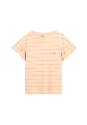 Camiseta de manga corta color durazno con rayas horizontales estrechas y mangas con volantes, que presenta un pequeño logo de calavera y huesos cruzados en el pecho.