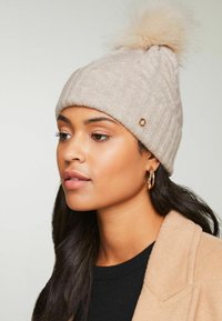 Lipsy REGULAR FIT - Kootud müts - camel