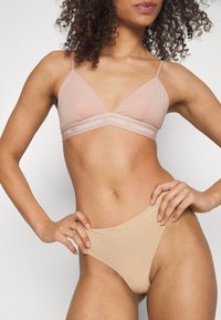 Calvin Klein Underwear - Stringi