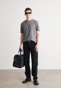 BOSS TCHUP - Paprasti marškinėliai - dark grey