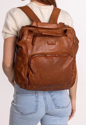 Gusti Leder CARINA - Tasker - cognac