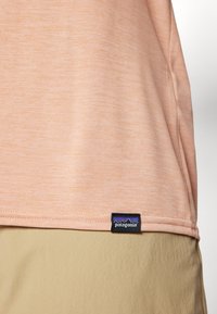 Patagonia DAILY GRAPHIC WATERS - T-skjorte til trening - terra pink
