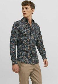 Jack & Jones JPRBLAMONACO PRINT L/S - Vapaa-ajan kauluspaita - navy blazer