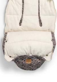 Blommönstrad babybunting i marinblått, krämfärgat och jordnära toner. Mjuk fleecefoder, dragsko på huvan, märkets läderetikett och tryckknappar.