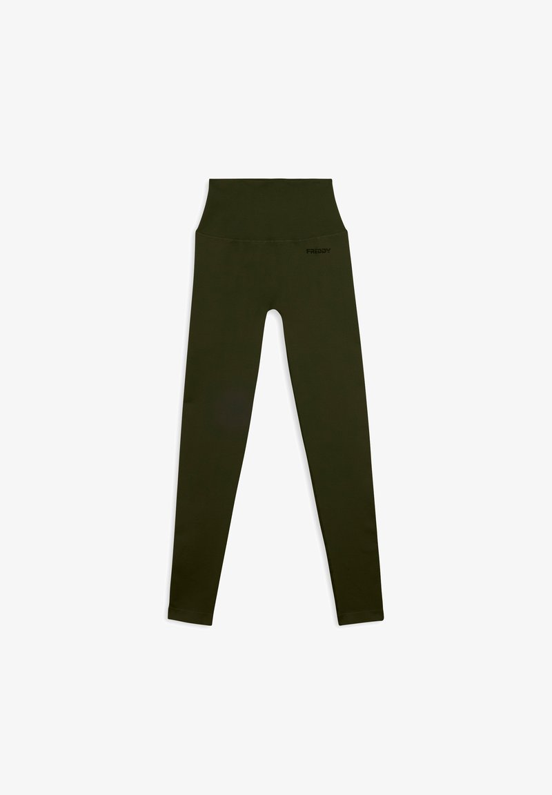 Leggings verde oliva a vita alta realizzati in materiale elasticizzato, con una texture liscia e un piccolo logo sulla cintura.