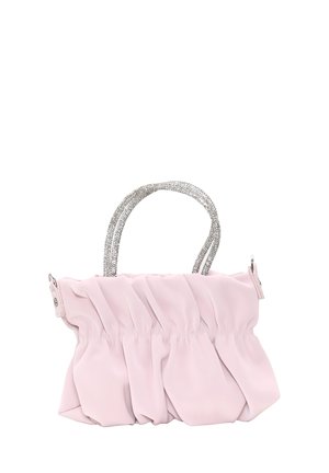 Borsa a mano in tessuto rosa con design plissettato, manici a perline in tonalità argento e chiusura con zip. Texture morbida e forma rettangolare compatta.