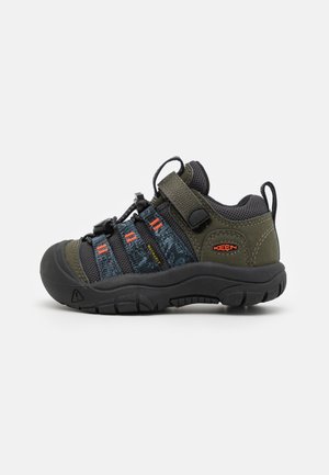 NEWPORT H2SHO CHILDREN UNISEX - Trekingové boty - forest night/magnet