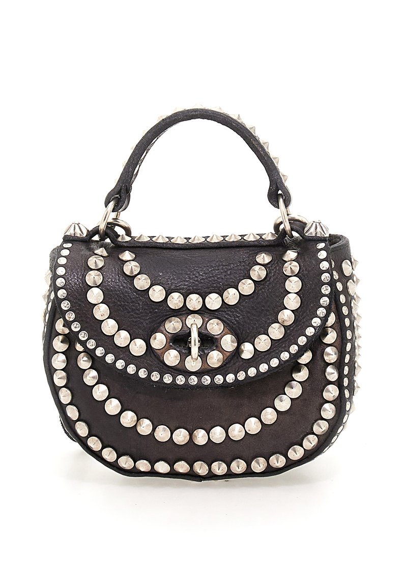 Borsa a tracolla in pelle nera con borchie argentate, forme circolari e ovali, manico superiore e chiusura a patta. Superficie testurizzata con dettagli hardware in evidenza.