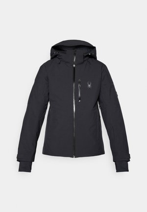 Giacca nera impermeabile con chiusura frontale con zip, cappuccio regolabile e logo ricamato sul petto. Presenta maniche lunghe con polsini.
