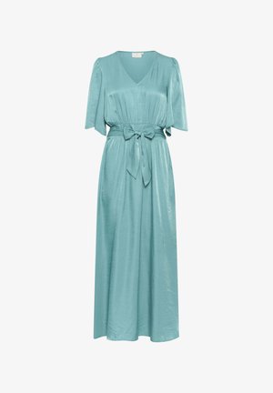Robes longues de couleur teal clair avec de courtes manches en volants, décolleté en V, taille cintrée avec une ceinture nouée et une jupe fluide. Texture lisse et douce.