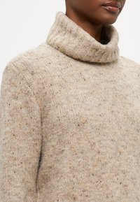 Vero Moda Petite VMINGRID COWLNECK - Vesta - silver mink melange