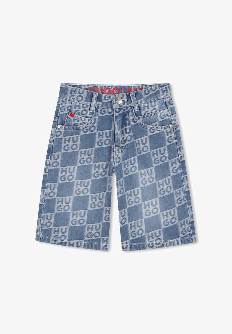 Short en jean avec un motif à carreaux arborant le mot "HUGO" répété partout, fermeture par boutons et poches avant.