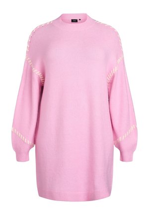 Oversized roze trui van zacht materiaal, met ballonmouwen, geribbelde manchetten en decoratieve crème stiksels langs de schouders.