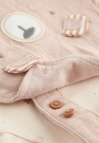 Next SET - REGULAR FIT - Glaustinukė - neutral bear