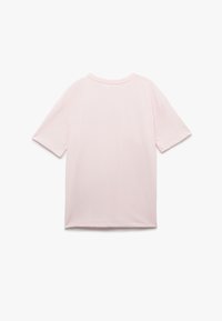 Lyserød kortærmet T-shirt lavet af bomuld med løs pasform og minimalistisk design, der har en rund halsudskæring og ingen synlige grafikker.