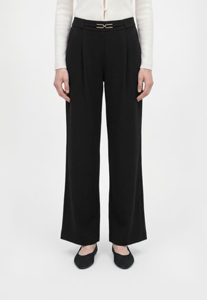 ONLY Petite, ONLSABELLA BUCLE - Дънки с широк крачол - black