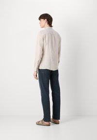 HUGO ELVORY - Camisa - light/pastel grey