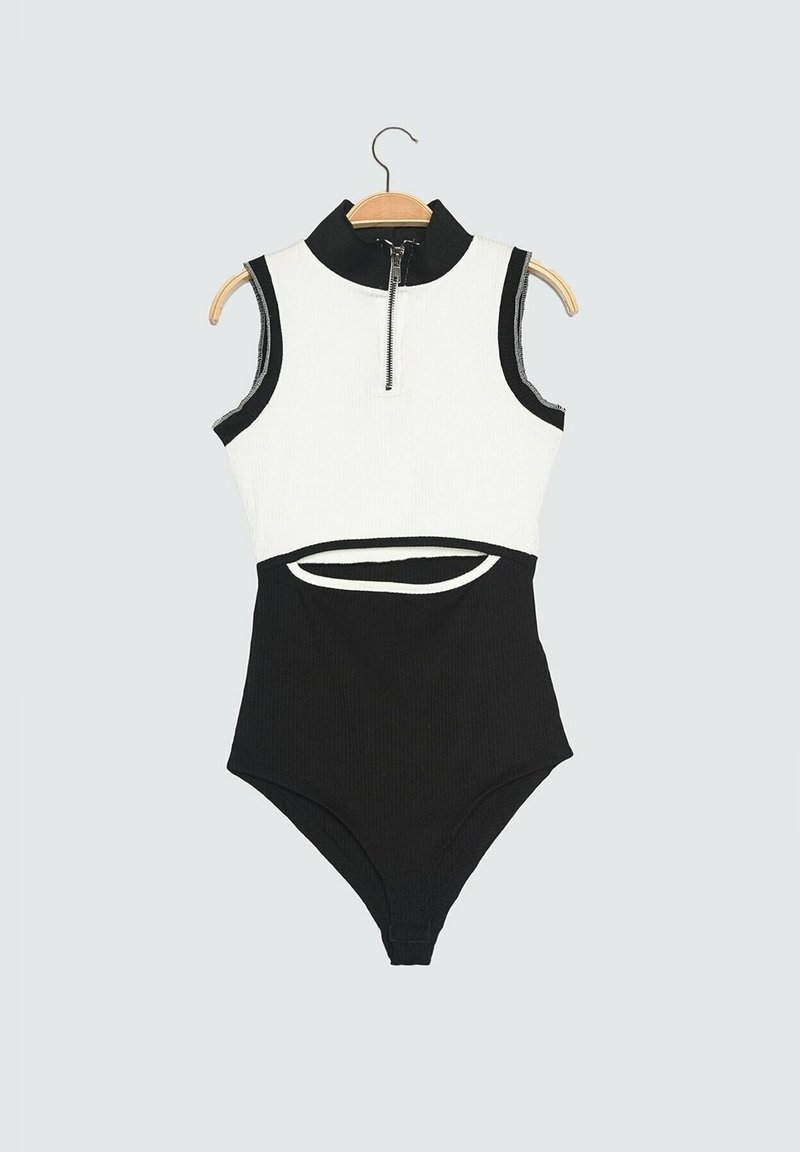 Trendyol Top wit