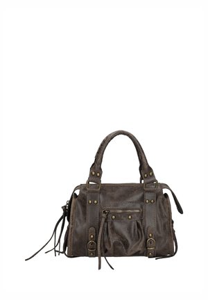 Dunkelbraune Lederhandtasche mit zwei Henkeln, vorderer Reißverschlusstasche, Schnallenriemen und Quastenakzenten auf weißem Hintergrund.