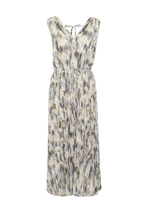 Robe maxi plissée sans manches à col en V avec ceinture nouée à la taille et au dos, avec un motif abstrait gris, beige et blanc.